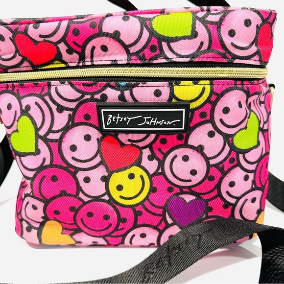 Betsey Johnson Pink Smiley Face Crossbody Lunch Bag Tote - Picture 2 of 10